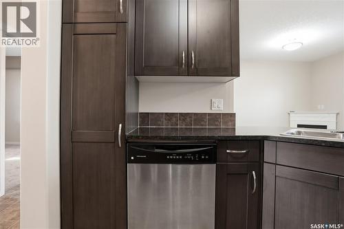 210 3818 Dewdney Avenue E, Regina, SK - Indoor Photo Showing Kitchen