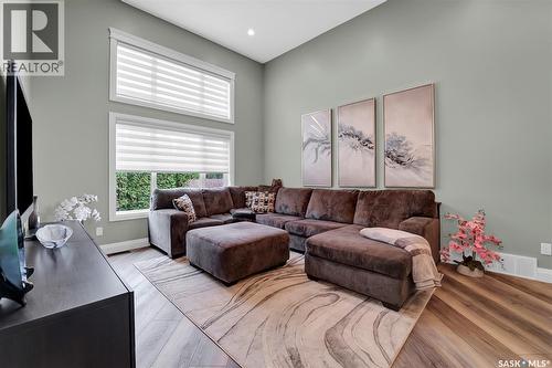 303 Brookmore Crescent, Saskatoon, SK - Indoor Photo Showing Living Room