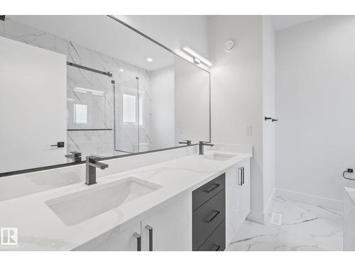 11036 128 St Nw, Edmonton, AB - Indoor Photo Showing Bathroom