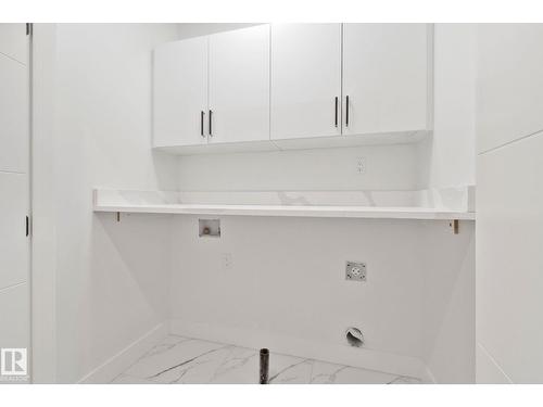 11036 128 St Nw, Edmonton, AB - Indoor