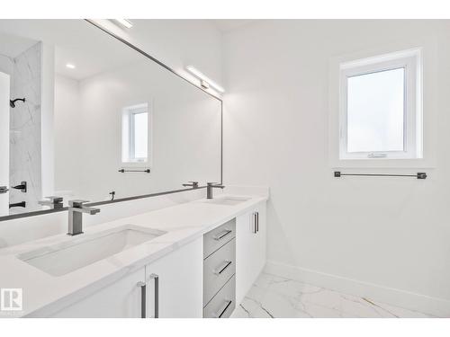 11036 128 St Nw, Edmonton, AB - Indoor Photo Showing Bathroom