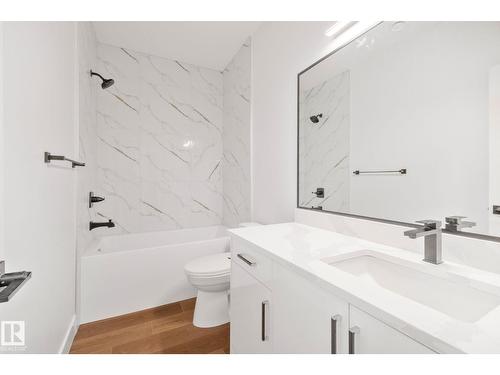 11036 128 St Nw, Edmonton, AB - Indoor Photo Showing Bathroom