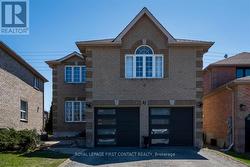 83 VIOLET STREET Barrie, ON L4N 9N3