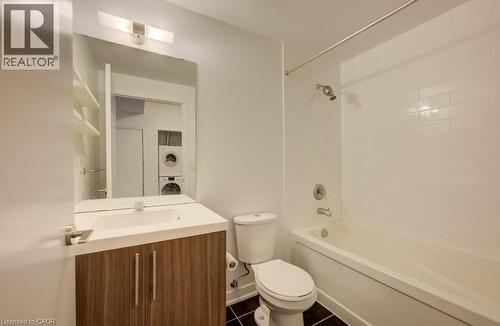 85 W Duke Street W Unit# 908, Kitchener, ON - Indoor Photo Showing Bathroom
