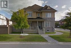 23 HALLDORSON AVENUE Aurora, ON L4G 7Z1