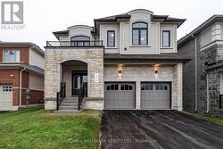 19 STENNETT DRIVE Georgina, ON L4P 0J4