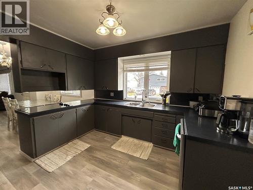 2007 Mayfair Bay, Estevan, SK - Indoor Photo Showing Kitchen With Double Sink