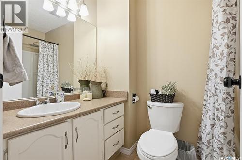 16 425 Pinehouse Drive, Saskatoon, SK - Indoor Photo Showing Bathroom