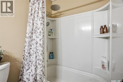 16 425 Pinehouse Drive, Saskatoon, SK - Indoor Photo Showing Bathroom
