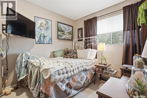 16 425 Pinehouse Drive, Saskatoon, SK - Indoor Photo Showing Bedroom