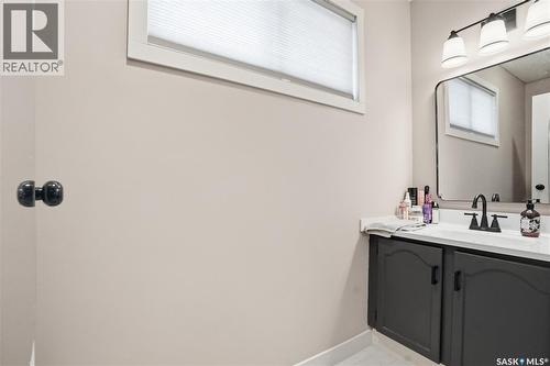 16 425 Pinehouse Drive, Saskatoon, SK - Indoor Photo Showing Bathroom