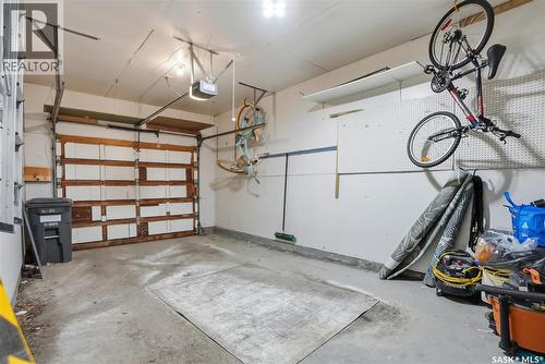 16 425 Pinehouse Drive, Saskatoon, SK - Indoor Photo Showing Garage