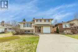 7 Golf Range CRES Sault Ste. Marie, ON P6A 6A4