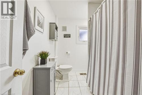 161 Ivon Avenue, Hamilton, ON - Indoor Photo Showing Bathroom