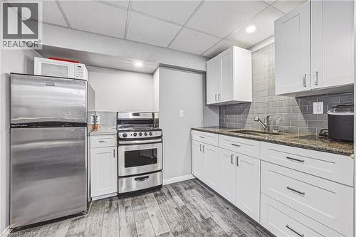 161 Ivon Avenue, Hamilton, ON - Indoor Photo Showing Kitchen