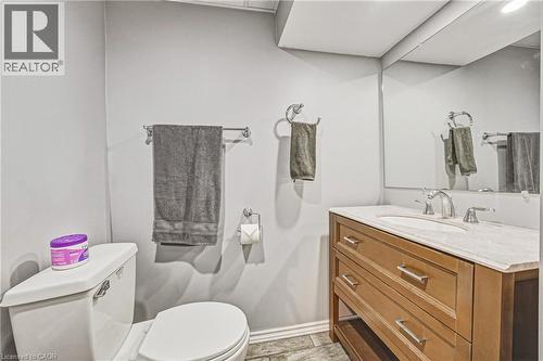 161 Ivon Avenue, Hamilton, ON - Indoor Photo Showing Bathroom