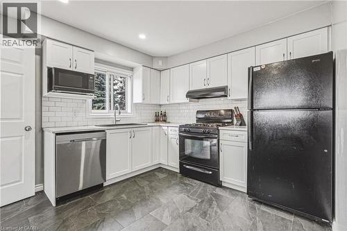 161 Ivon Avenue, Hamilton, ON - Indoor Photo Showing Kitchen