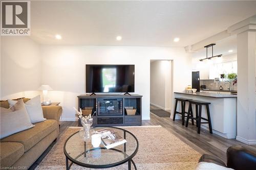 18 Armstrong Avenue, Hamilton, ON - Indoor Photo Showing Living Room