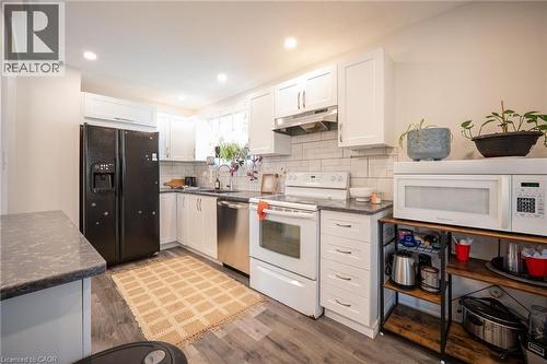 18 Armstrong Avenue, Hamilton, ON - Indoor Photo Showing Kitchen