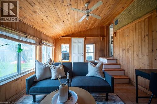 18 Armstrong Avenue, Hamilton, ON - Indoor Photo Showing Living Room