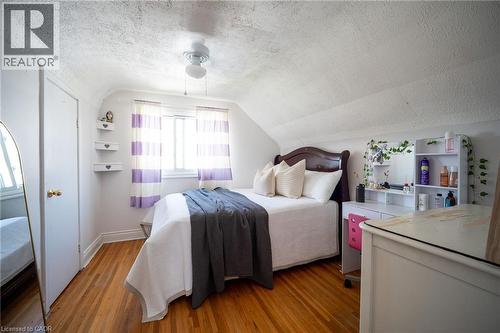 18 Armstrong Avenue, Hamilton, ON - Indoor Photo Showing Bedroom