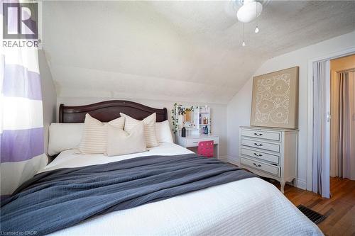 18 Armstrong Avenue, Hamilton, ON - Indoor Photo Showing Bedroom