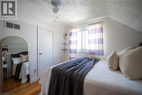 18 Armstrong Avenue, Hamilton, ON - Indoor Photo Showing Bedroom