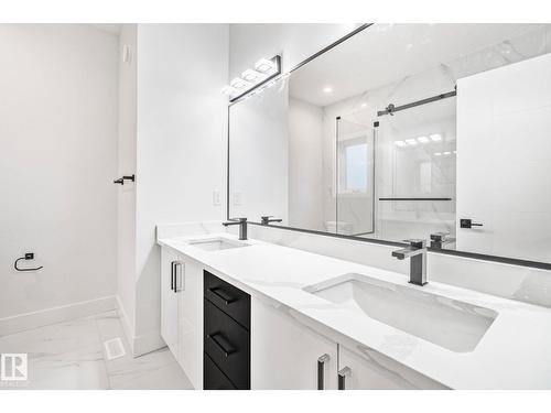 11032 128 St Nw, Edmonton, AB - Indoor Photo Showing Bathroom