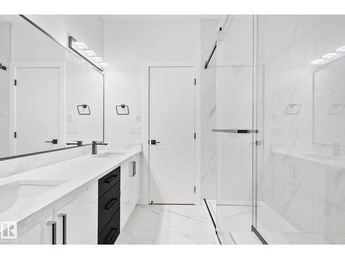 11032 128 St Nw, Edmonton, AB - Indoor Photo Showing Bathroom