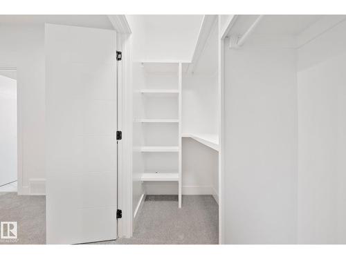 11032 128 St Nw, Edmonton, AB - Indoor