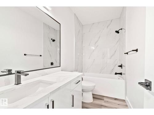 11032 128 St Nw, Edmonton, AB - Indoor Photo Showing Bathroom
