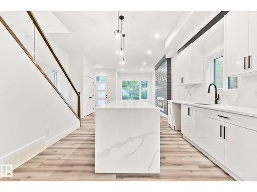 11032 128 St Nw, Edmonton, AB - Indoor Photo Showing Kitchen With Upgraded Kitchen