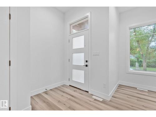 11032 128 St Nw, Edmonton, AB - Indoor Photo Showing Other Room