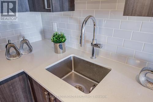 1506 - 1455 Celebration Drive, Pickering, ON - Indoor Photo Showing Kitchen