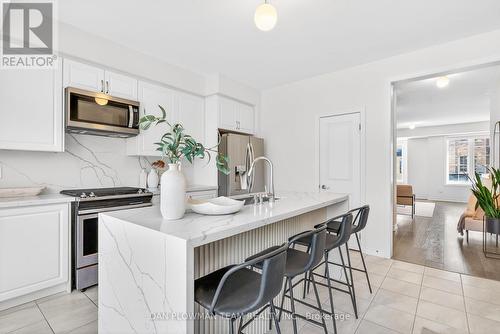 30 HALLMARK WAY  Whitby, ON L1P 0K2