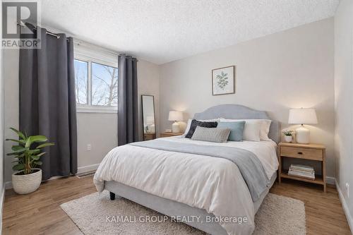 582 Lakeview Avenue, Oshawa, ON - Indoor Photo Showing Bedroom