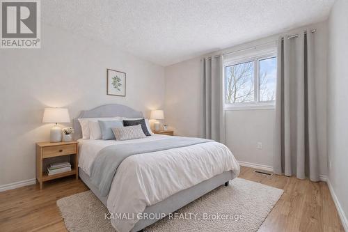 582 Lakeview Avenue, Oshawa, ON - Indoor Photo Showing Bedroom