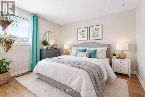 582 Lakeview Avenue, Oshawa, ON - Indoor Photo Showing Bedroom