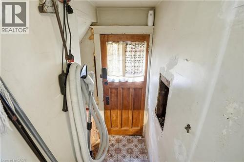 21 Weir Street N, Hamilton, ON - Indoor Photo Showing Other Room