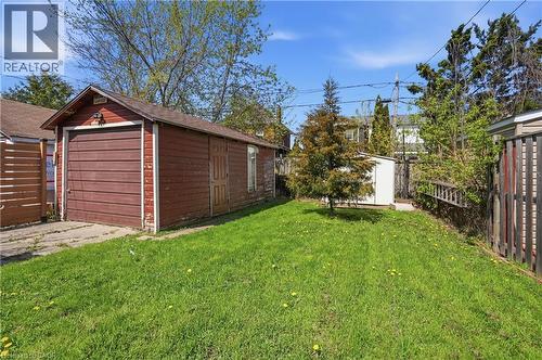 21 Weir Street N, Hamilton, ON - Outdoor