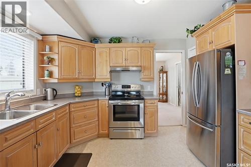 911 Chotem Crescent, Saskatoon, SK - Indoor Photo Showing Kitchen With Double Sink