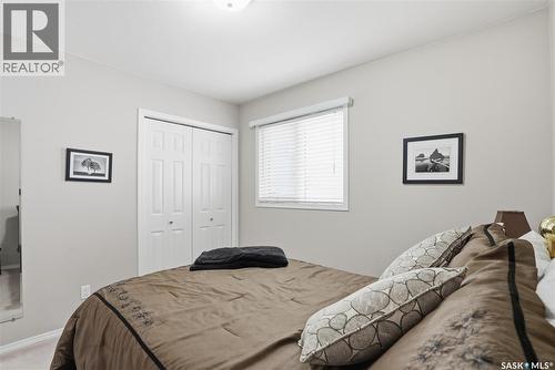 911 Chotem Crescent, Saskatoon, SK - Indoor Photo Showing Bedroom