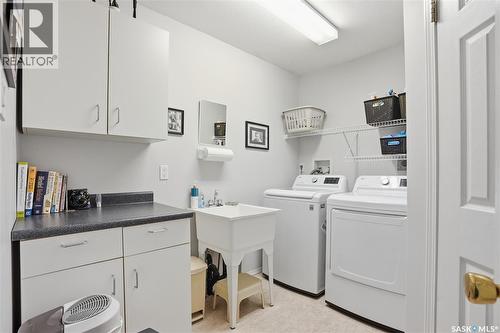 911 Chotem Crescent, Saskatoon, SK - Indoor Photo Showing Laundry Room