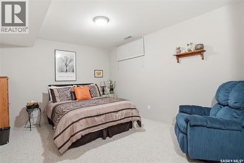 911 Chotem Crescent, Saskatoon, SK - Indoor Photo Showing Bedroom