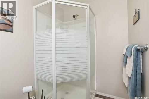 911 Chotem Crescent, Saskatoon, SK - Indoor Photo Showing Bathroom