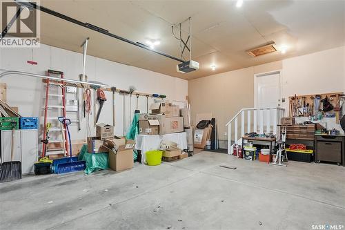 911 Chotem Crescent, Saskatoon, SK - Indoor Photo Showing Garage