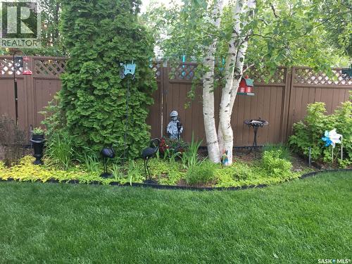 911 Chotem Crescent, Saskatoon, SK - Outdoor