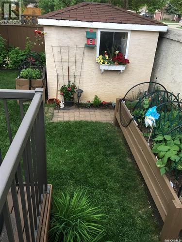 911 Chotem Crescent, Saskatoon, SK - Outdoor