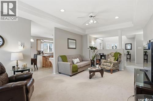 911 Chotem Crescent, Saskatoon, SK - Indoor Photo Showing Living Room