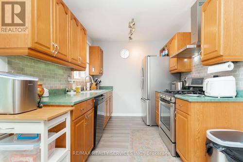 6 Lauderdale Road, Brampton, ON - Indoor Photo Showing Kitchen